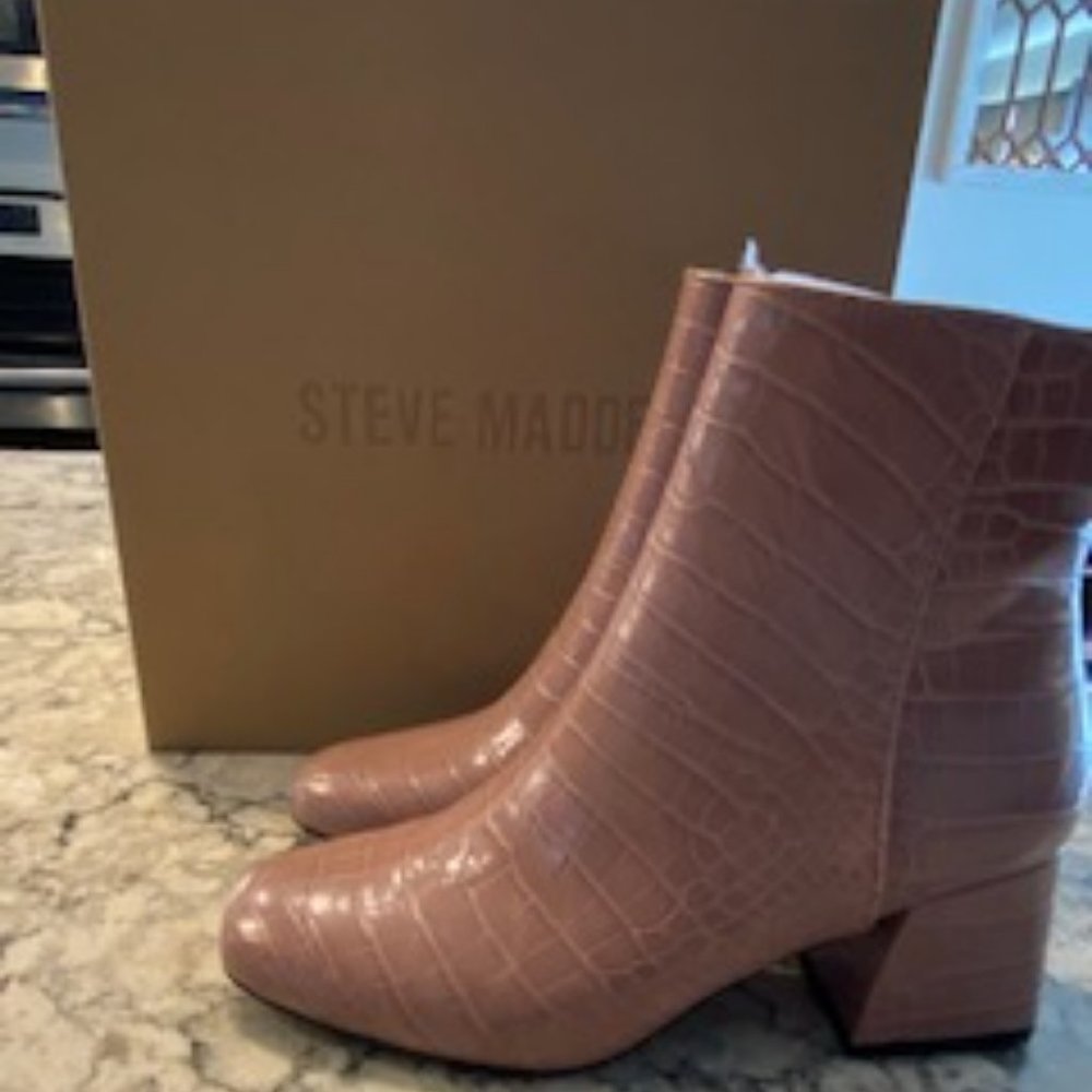 Steve Madden Darma Croco booties - Picture 2 of 5